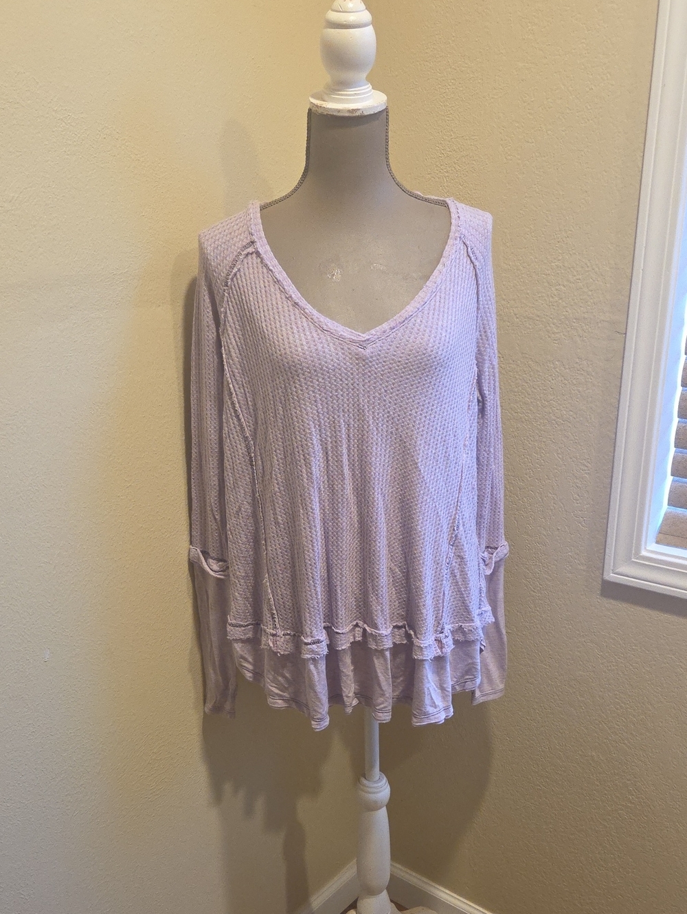 Women’s Lavender V-Neck Lightweight Waffle Knit Top